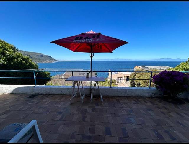 2 BEDROOM PROPERTY TO RENT IN FISH HOEK